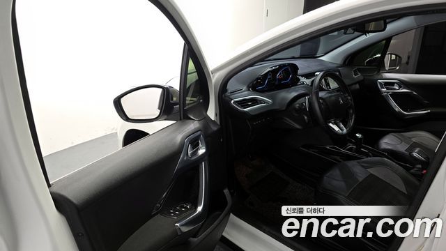 Peugeot 2008 2015 — photo 11