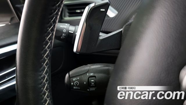 Peugeot 2008 2015 — photo 17