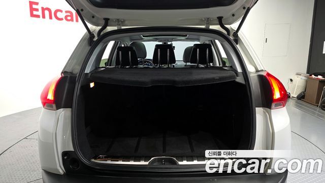 Peugeot 2008 2015 — photo 19