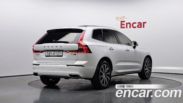 Volvo XC60 2018 — photo 2
