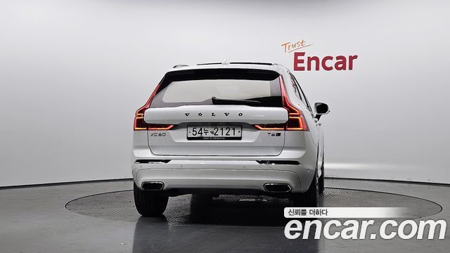 Volvo XC60 2018 — photo 4