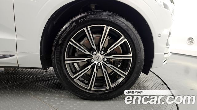 Volvo XC60 2018 — photo 5