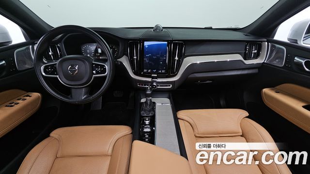 Volvo XC60 2018 — photo 7