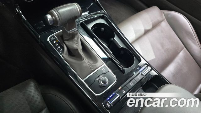 Kia Stinger 2018 — photo 9