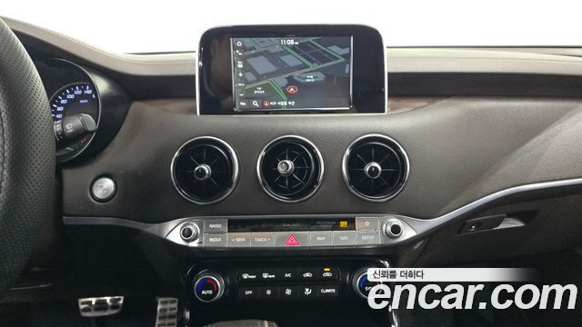 Kia Stinger 2018 — photo 14