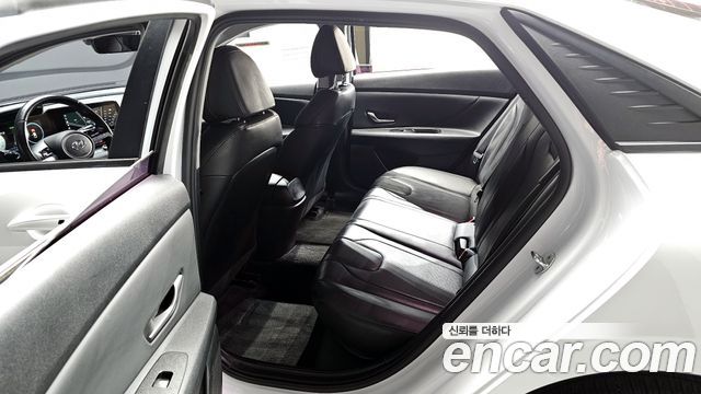 Hyundai AVANTE 2021 — photo 11