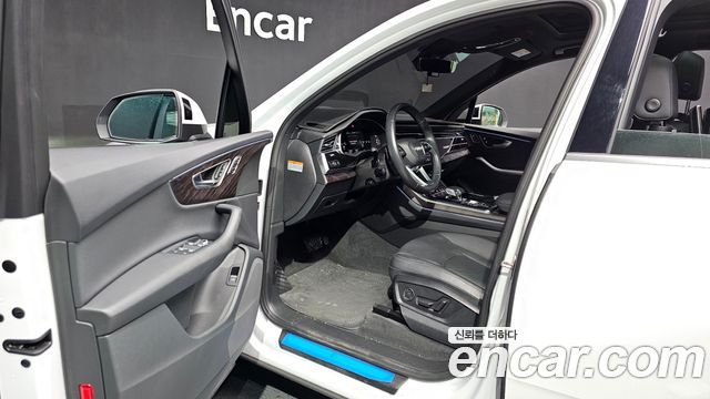 Audi Q7 2021 — photo 10