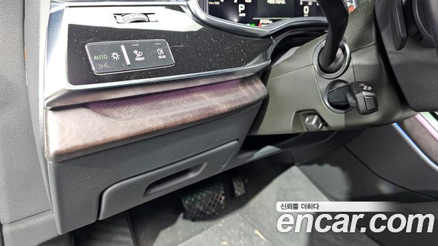 Audi Q7 2021 — photo 13