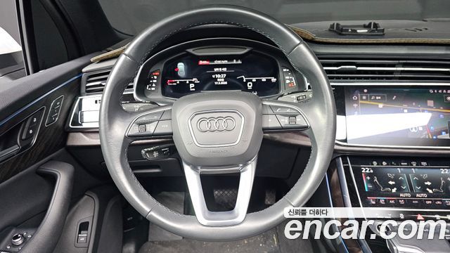 Audi Q7 2021 — photo 14