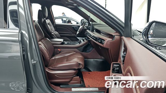 Lincoln Aviator 2021 — photo 11