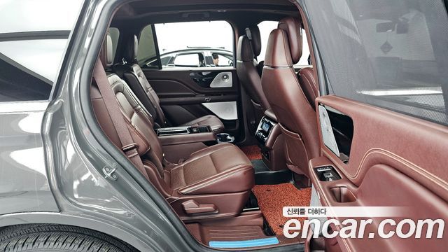 Lincoln Aviator 2021 — photo 12