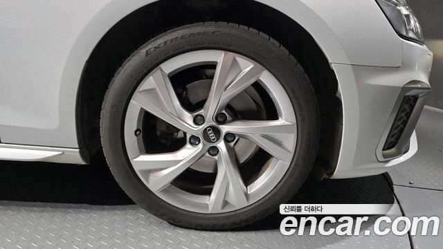 Audi A4 2022 — photo 5