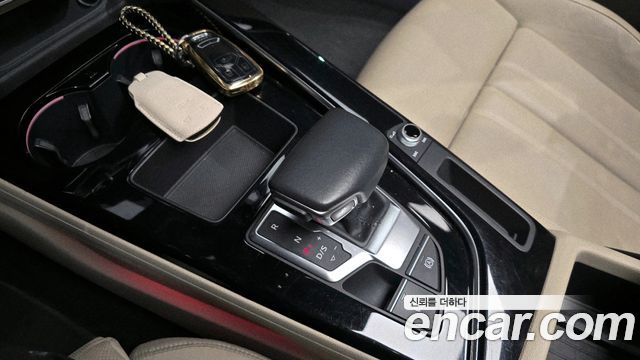 Audi A4 2022 — photo 9