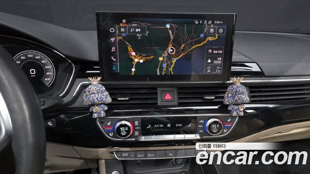 Audi A4 2022 — photo 16