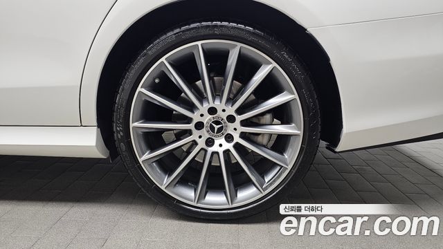 Mercedes-Benz E-Class 2021 — photo 5