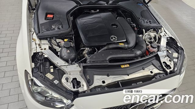 Mercedes-Benz E-Class 2021 — photo 6