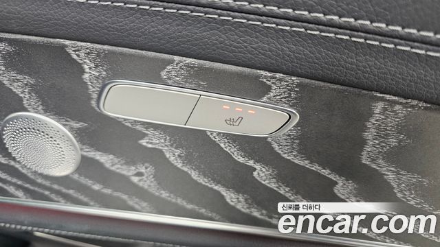 Mercedes-Benz E-Class 2021 — photo 18