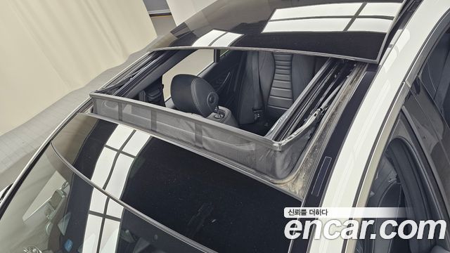 Mercedes-Benz E-Class 2021 — photo 19