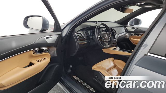 Volvo XC90 2022 — photo 10