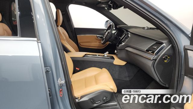 Volvo XC90 2022 — photo 11