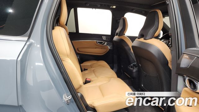 Volvo XC90 2022 — photo 12