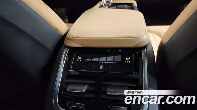 Volvo XC90 2022 — photo 19