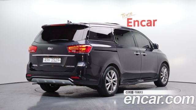 Kia Canival 2019 — photo 2