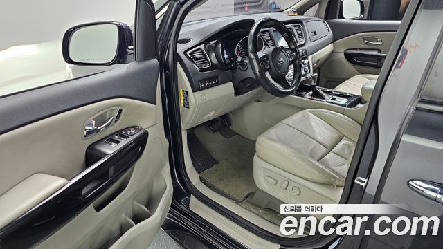 Kia Canival 2019 — photo 11