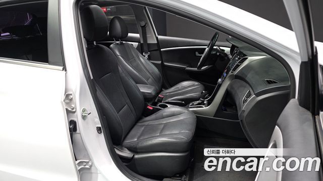 Hyundai i30 2016 — photo 10
