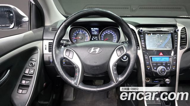 Hyundai i30 2016 — photo 13