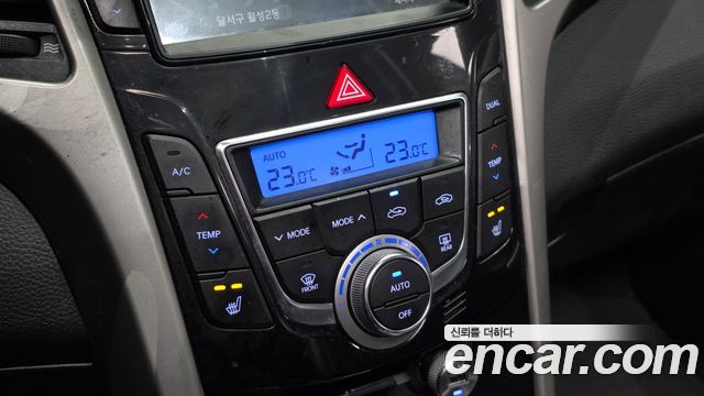 Hyundai i30 2016 — photo 15