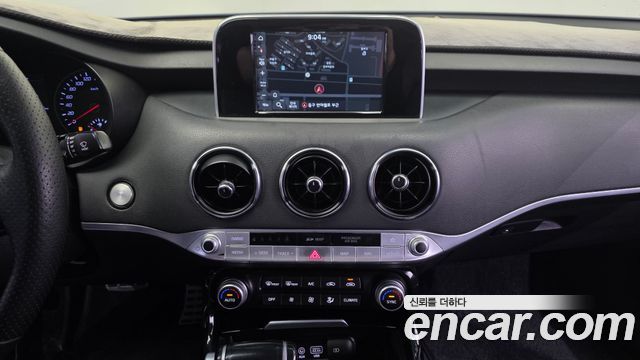 Kia Stinger 2018 — photo 15