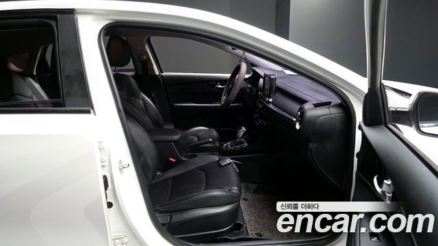 Kia K3 2019 — photo 10