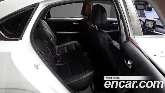 Kia K3 2019 — photo 11
