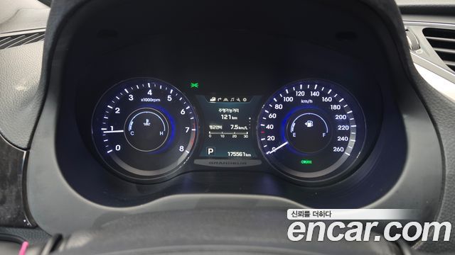 Hyundai Grandeur 2015 — photo 8