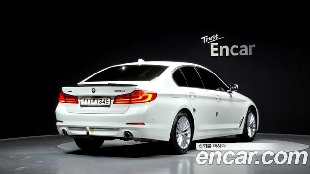 BMW 5-Series 2020 — photo 2