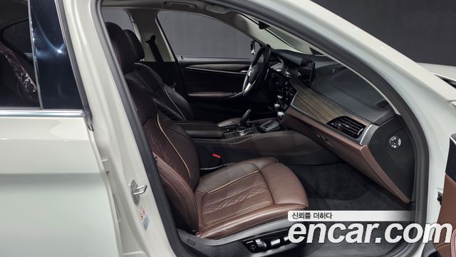 BMW 5-Series 2020 — photo 11