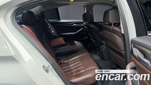 BMW 5-Series 2020 — photo 12