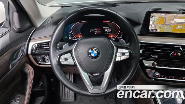 BMW 5-Series 2020 — photo 13
