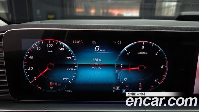 Mercedes-Benz GLE-Class 2020 — photo 8