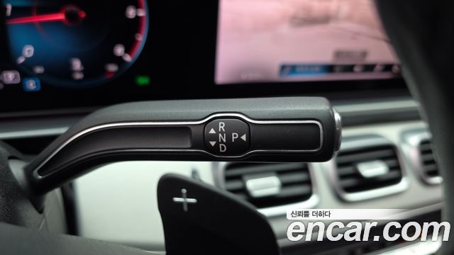 Mercedes-Benz GLE-Class 2020 — photo 9