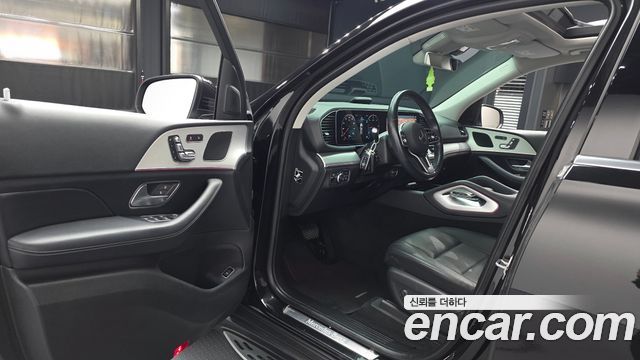 Mercedes-Benz GLE-Class 2020 — photo 10