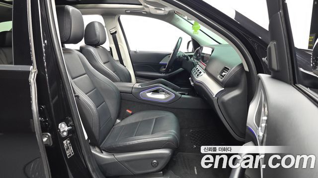Mercedes-Benz GLE-Class 2020 — photo 11