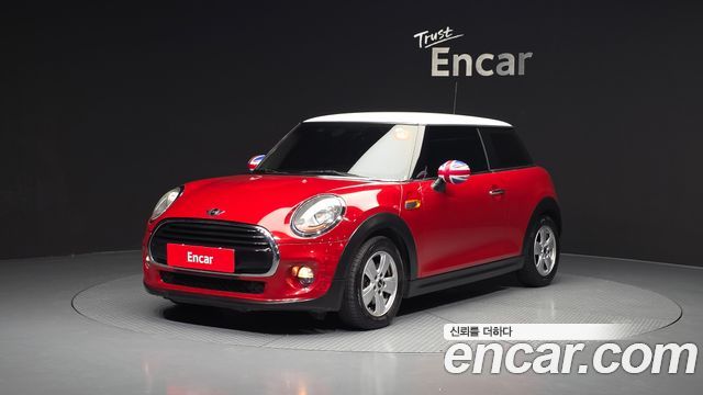 Mini Cooper 2017 — photo 1