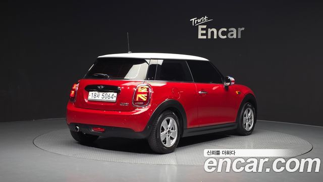 Mini Cooper 2017 — photo 2