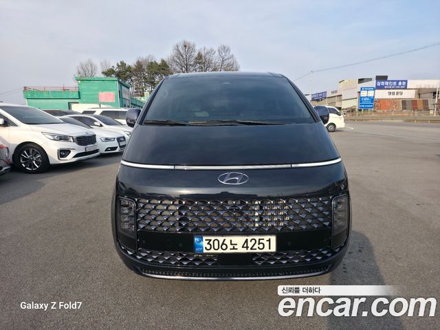 Hyundai Staria 2022 — photo 1