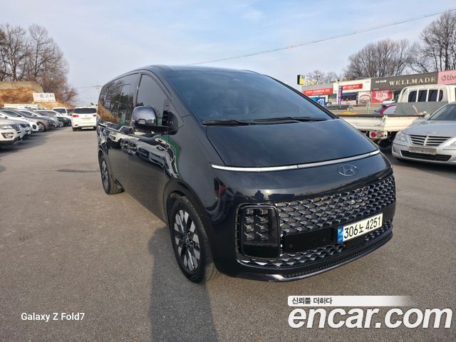 Hyundai Staria 2022 — photo 2