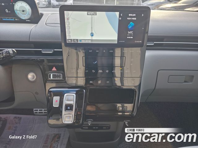 Hyundai Staria 2022 — photo 11