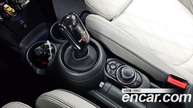 Mini Cooper 2023 — photo 9