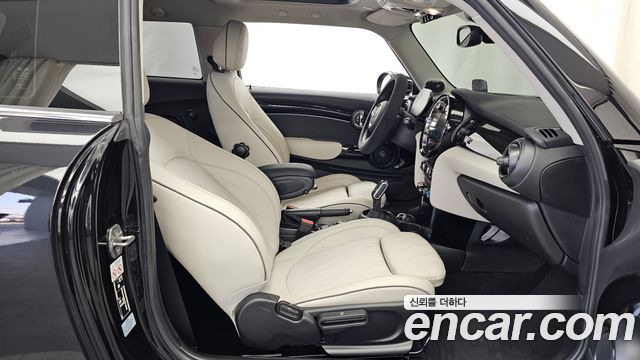 Mini Cooper 2023 — photo 11